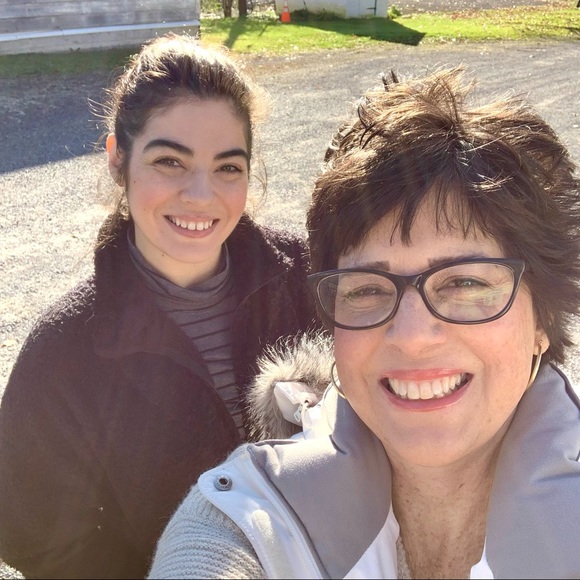 Meet the Posher, Lauren π Poshmark Ambassador, Style & Wardrobe Consultant πΈπ - Picture 12 of 16